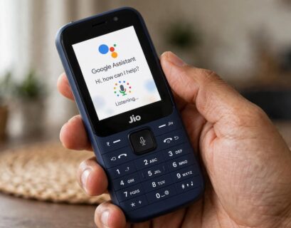 JioPhone showing google assistant voice command screen